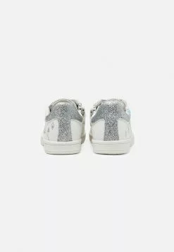 Friboo Disney Frozen Elsa - Sneakers Laag - White 8 Friboo Disney Frozen Elsa - Sneakers Laag - White -Friboo Verkoopwinkel 0e48b488ba6246888f99c29543567ec5