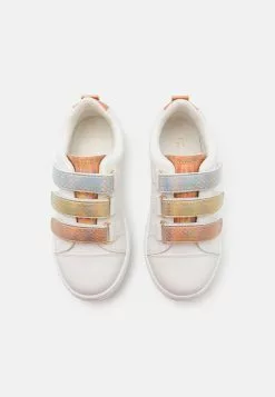 Friboo Sneakers Laag - White -Friboo Verkoopwinkel 2da0caeb507d4414b4523dc4659b9a0f