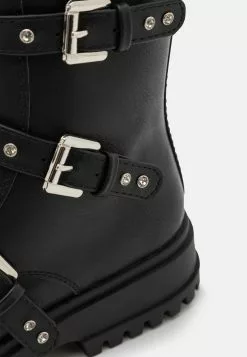 Friboo Korte Laarzen - Black -Friboo Verkoopwinkel 38ce3b7a14804f7f9fd2559825a88fb8