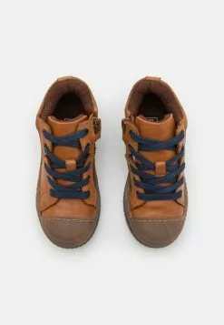 Friboo Sneakers Laag - Cognac -Friboo Verkoopwinkel 4973ed016cc44008a1b674c32feb947f