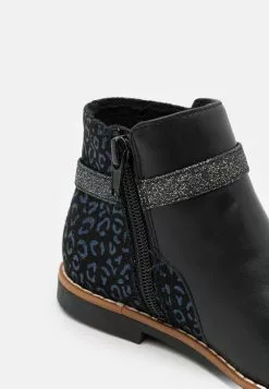 Friboo Korte Laarzen - Black -Friboo Verkoopwinkel 7d767966693e4311a728be103567eb45