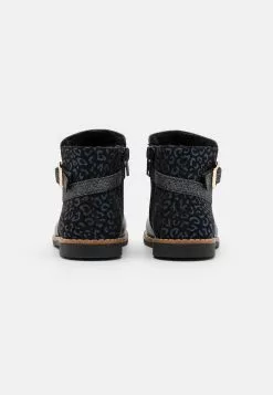 Friboo Korte Laarzen - Black -Friboo Verkoopwinkel a9654404884140ee930f7cc7bf7ccd70