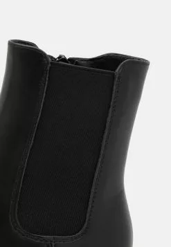 Friboo Korte Laarzen - Black -Friboo Verkoopwinkel d059887d58fc4c228c8a9f1fb5f267eb