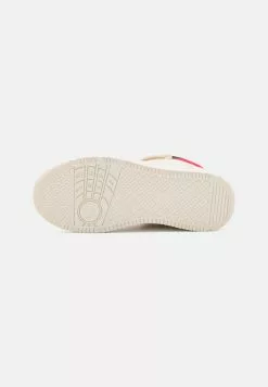 Friboo Sneakers Hoog - Off White -Friboo Verkoopwinkel f666aee1b2cd4631b2ae2d7ce99d73a2